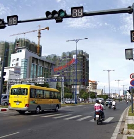 TRỤ ĐÈN GIAO THÔNG
